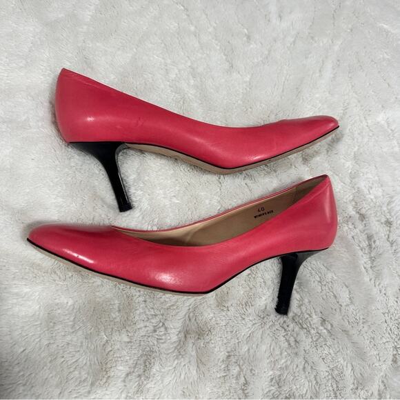 Tod's Size 9.5 Women's Bold Pink Heels Almond Toe Pumps Classic Heritage Chic - Picture 4 of 7
